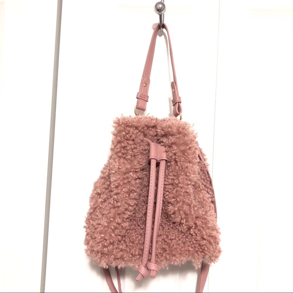 Faux fur bucket bag